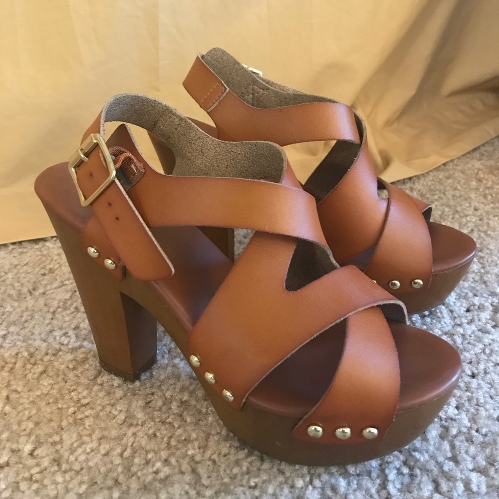 Mossimo platform brown wood heels